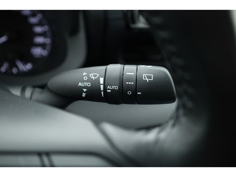 Toyota Yaris 1.5 Hybrid Active | Adapt. Cruise | CarPlay | Stoelverw. | Camera | All-season | Navi by App