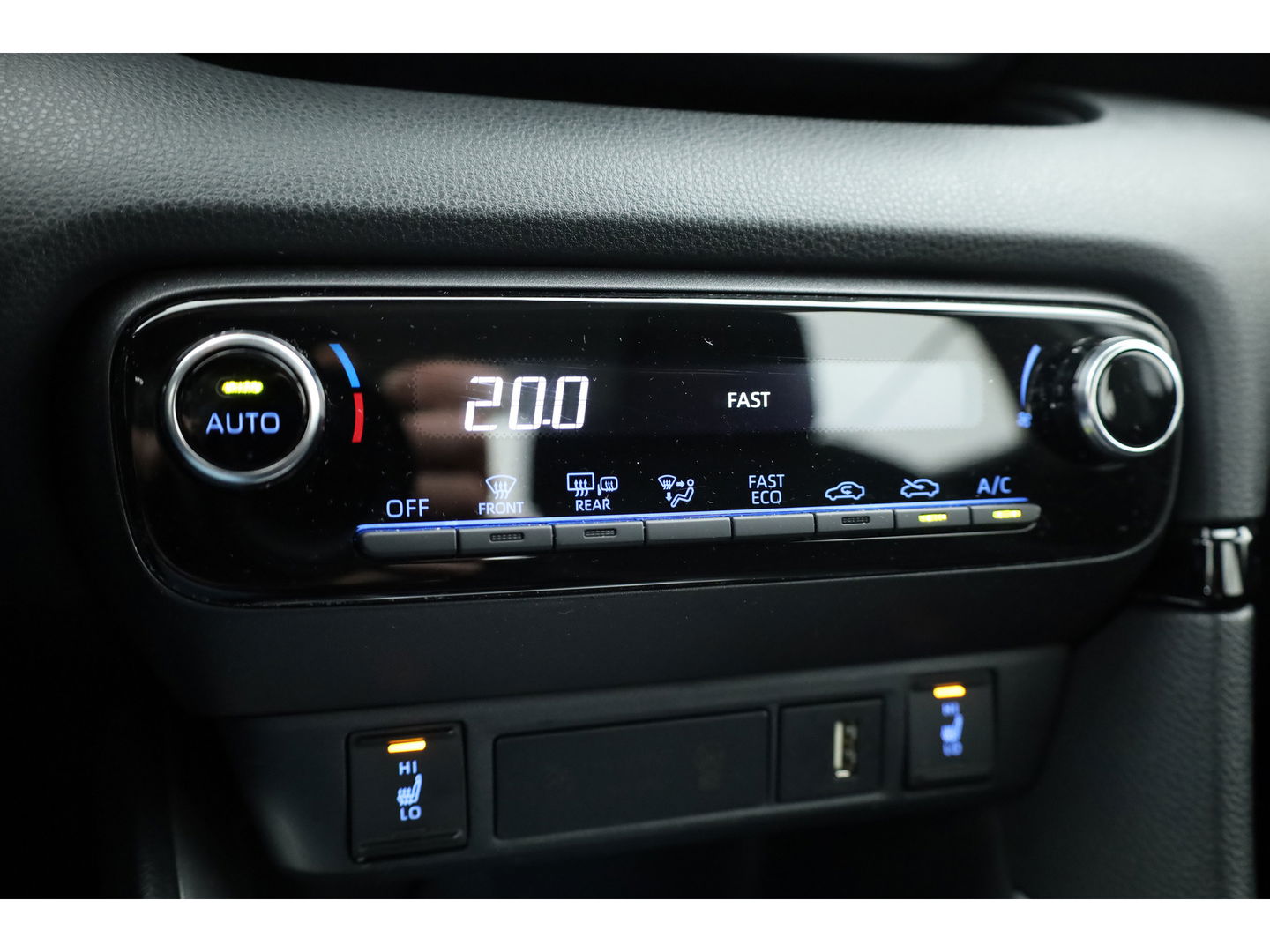 Toyota Yaris 1.5 Hybrid Active | Adapt. Cruise | CarPlay | Stoelverw. | Camera | All-season | Navi by App