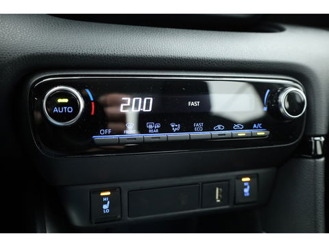 Toyota Yaris 1.5 Hybrid Active | Adapt. Cruise | CarPlay | Stoelverw. | Camera | All-season | Navi by App