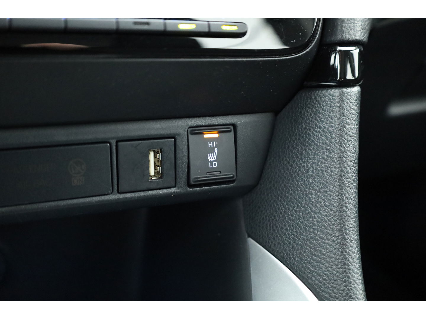 Toyota Yaris 1.5 Hybrid Active | Adapt. Cruise | CarPlay | Stoelverw. | Camera | All-season | Navi by App