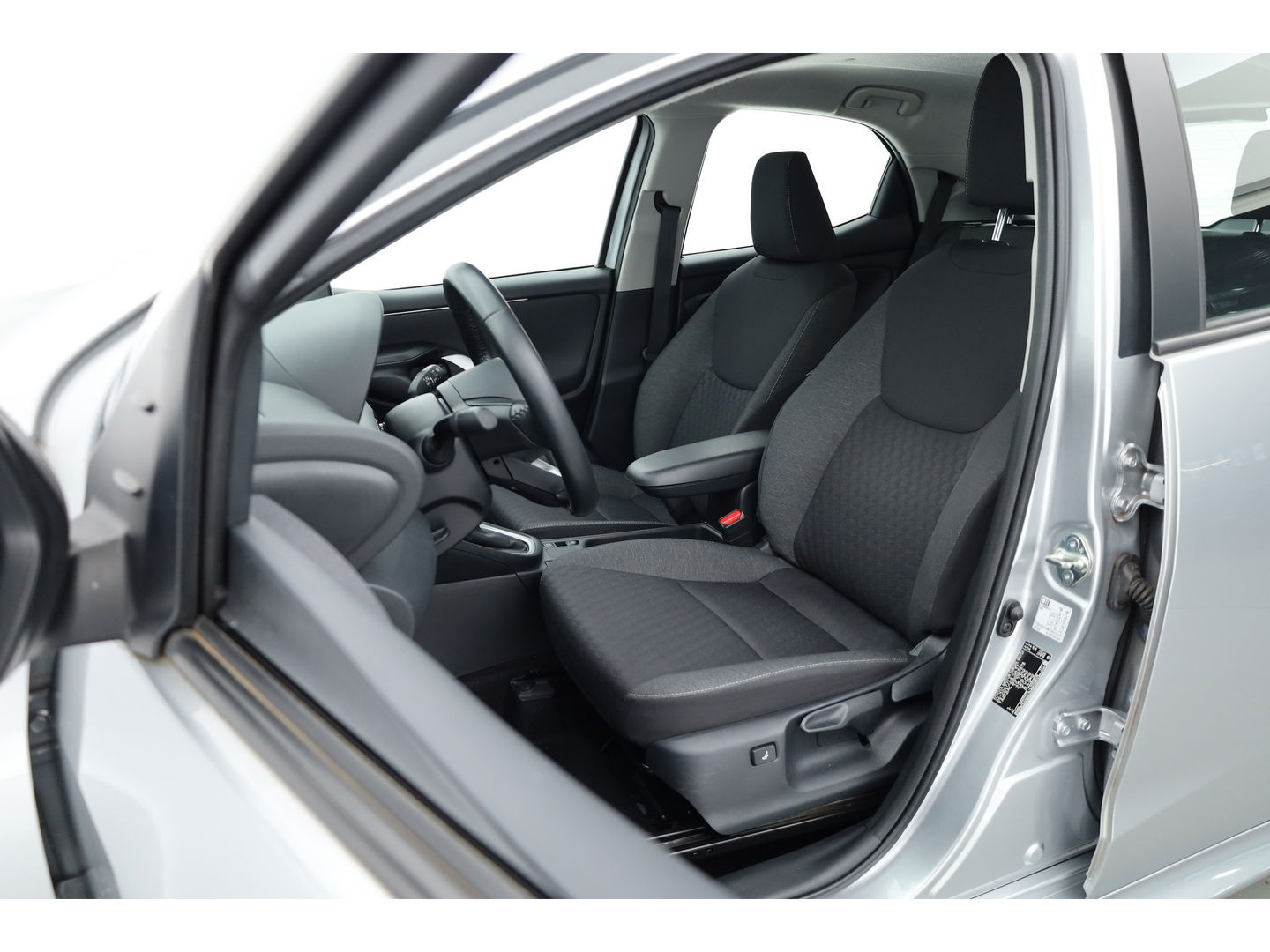 Toyota Yaris 1.5 Hybrid Active | Adapt. Cruise | CarPlay | Stoelverw. | Camera | All-season | Navi by App