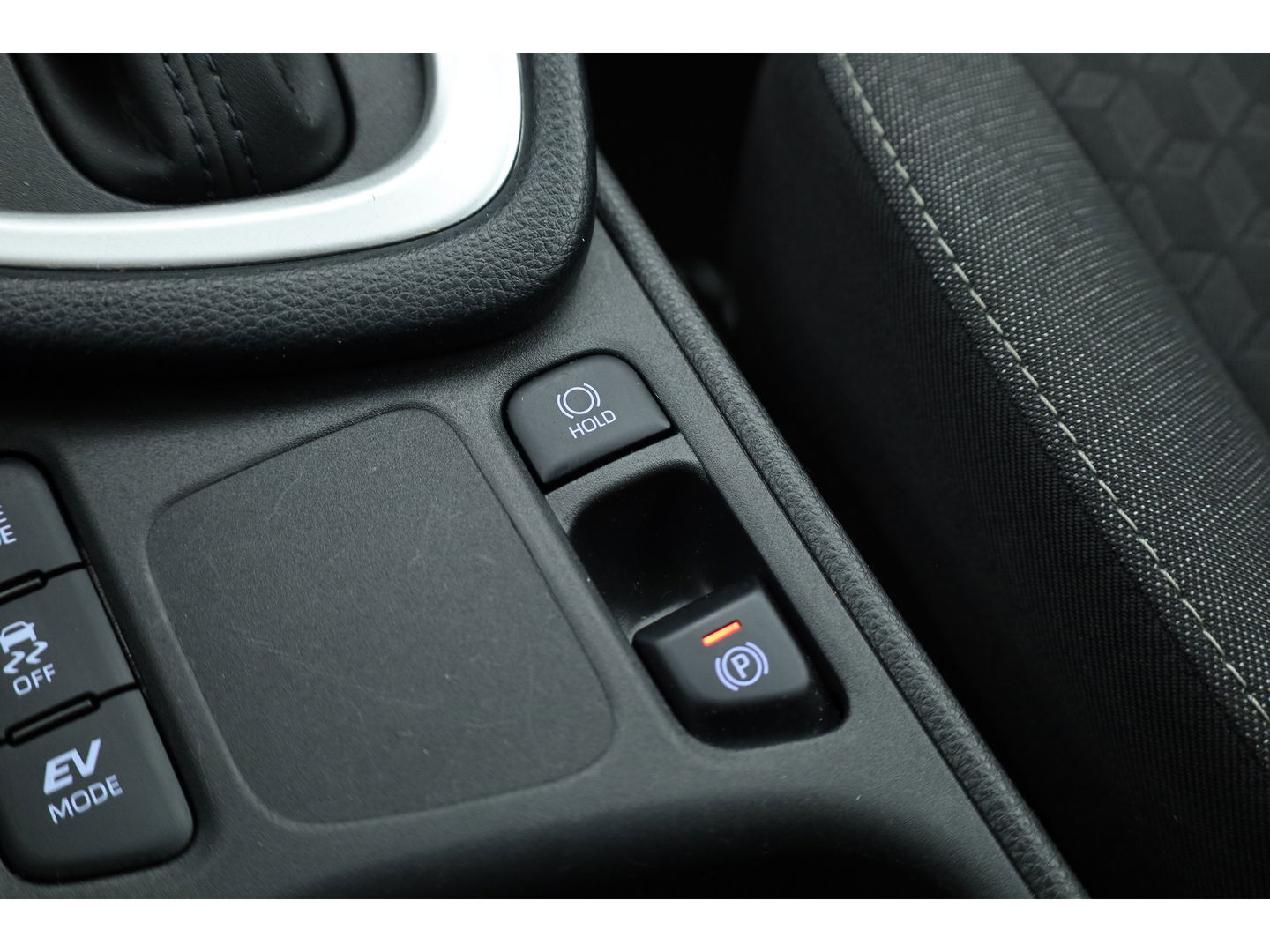 Toyota Yaris 1.5 Hybrid Active | Adapt. Cruise | CarPlay | Stoelverw. | Camera | All-season | Navi by App