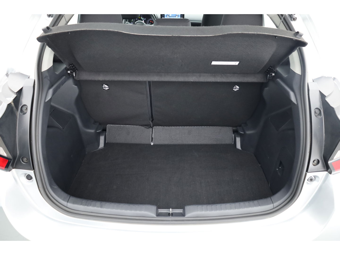 Toyota Yaris 1.5 Hybrid Active | Adapt. Cruise | CarPlay | Stoelverw. | Camera | All-season | Navi by App