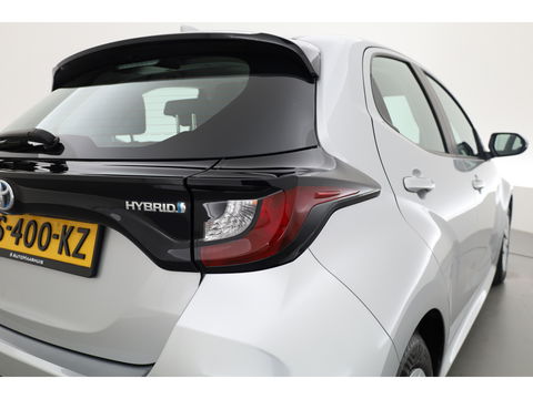 Toyota Yaris 1.5 Hybrid Active | Adapt. Cruise | CarPlay | Stoelverw. | Camera | All-season | Navi by App