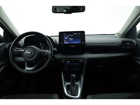 Toyota Yaris 1.5 Hybrid Active | Adapt. Cruise | CarPlay | Stoelverw. | Camera | All-season | Navi by App