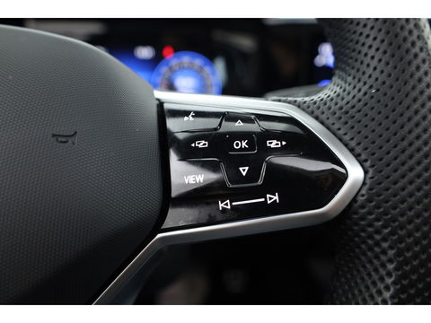 Volkswagen Golf 1.4 eHybrid GTE | Pano | IQ. Light | Keyless | 18'' | Mistlampen | Navi | CarPlay | Adapt. Cruise | Camera | Dodehoekdet. |
