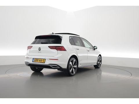 Volkswagen Golf 1.4 eHybrid GTE | Pano | IQ. Light | Keyless | 18'' | Mistlampen | Navi | CarPlay | Adapt. Cruise | Camera | Dodehoekdet. |