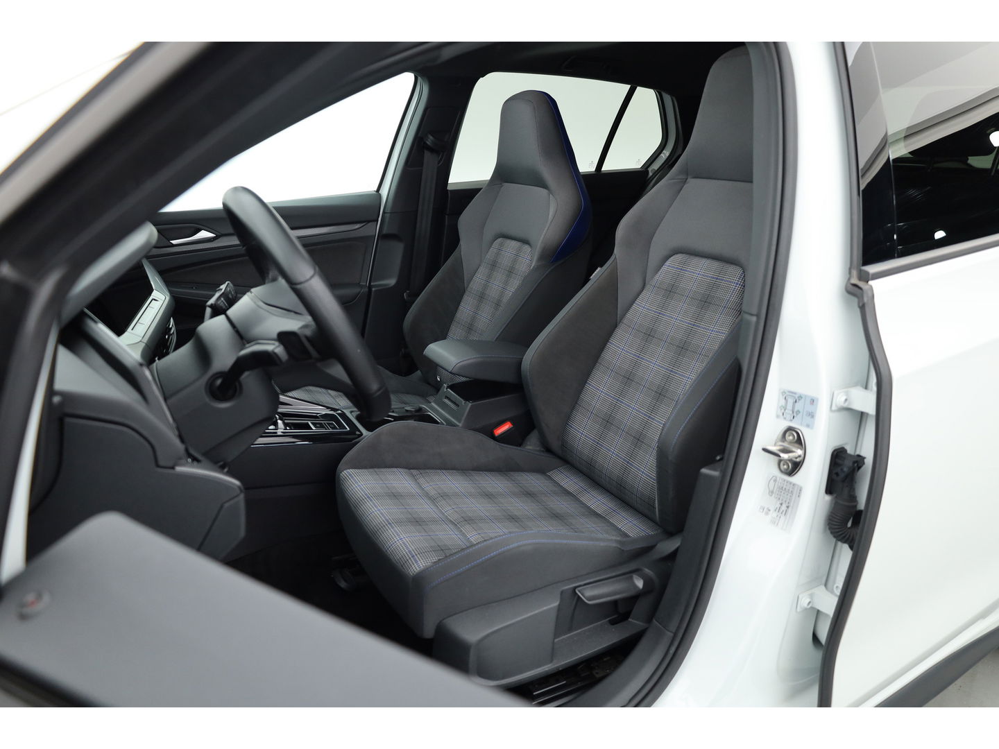 Volkswagen Golf 1.4 eHybrid GTE | Pano | IQ. Light | Keyless | 18'' | Mistlampen | Navi | CarPlay | Adapt. Cruise | Camera | Dodehoekdet. |