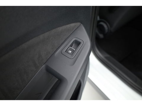 Volkswagen Golf 1.4 eHybrid GTE | Pano | IQ. Light | Keyless | 18'' | Mistlampen | Navi | CarPlay | Adapt. Cruise | Camera | Dodehoekdet. |