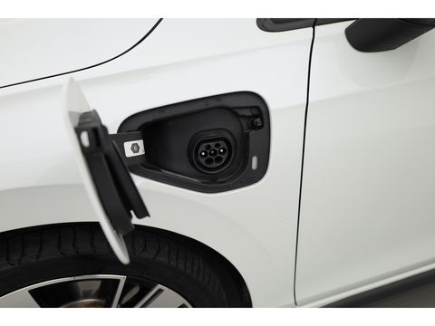 Volkswagen Golf 1.4 eHybrid GTE | Pano | IQ. Light | Keyless | 18'' | Mistlampen | Navi | CarPlay | Adapt. Cruise | Camera | Dodehoekdet. |