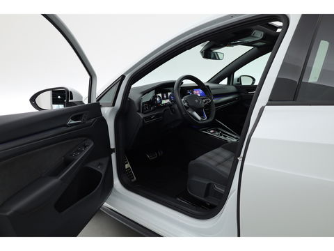 Volkswagen Golf 1.4 eHybrid GTE | Pano | IQ. Light | Keyless | 18'' | Mistlampen | Navi | CarPlay | Adapt. Cruise | Camera | Dodehoekdet. |