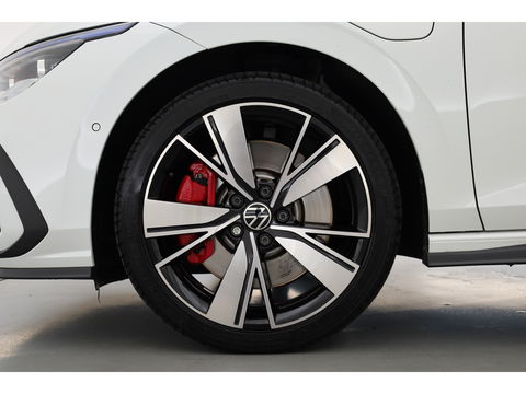 Volkswagen Golf 1.4 eHybrid GTE | Pano | IQ. Light | Keyless | 18'' | Mistlampen | Navi | CarPlay | Adapt. Cruise | Camera | Dodehoekdet. |