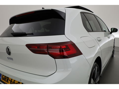 Volkswagen Golf 1.4 eHybrid GTE | Pano | IQ. Light | Keyless | 18'' | Mistlampen | Navi | CarPlay | Adapt. Cruise | Camera | Dodehoekdet. |