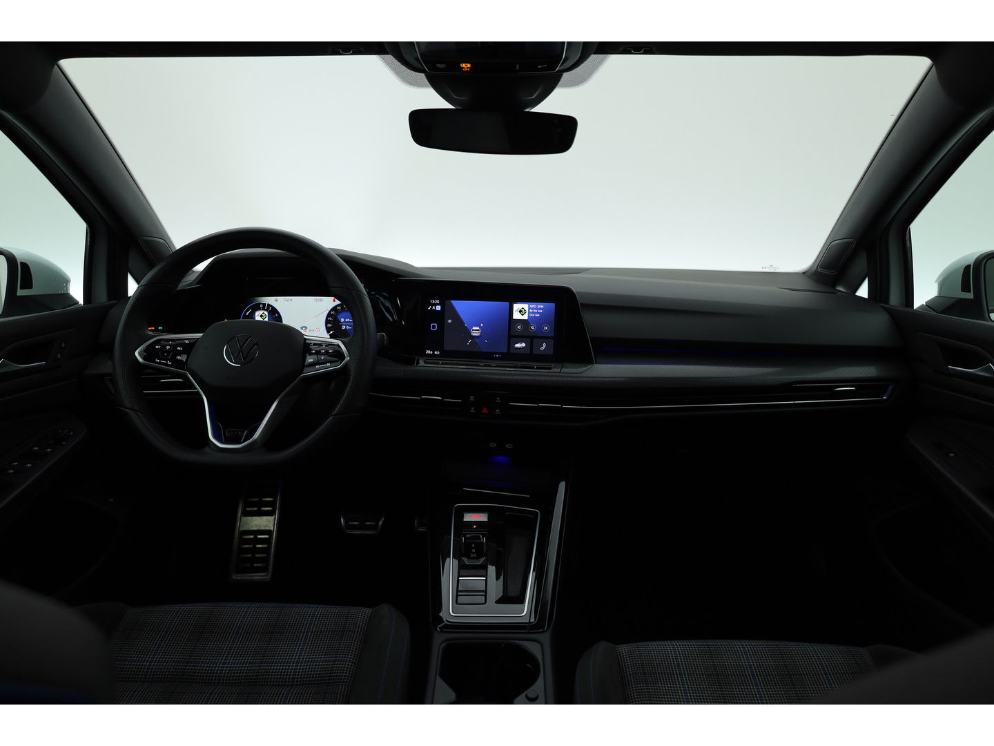 Volkswagen Golf 1.4 eHybrid GTE | Pano | IQ. Light | Keyless | 18'' | Mistlampen | Navi | CarPlay | Adapt. Cruise | Camera | Dodehoekdet. |