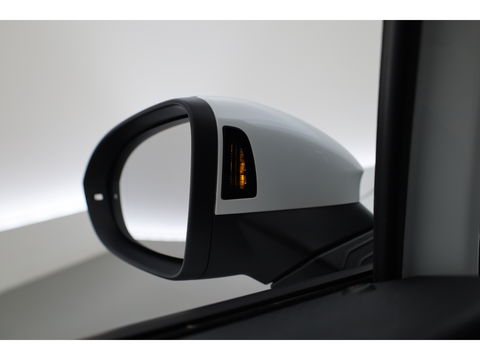 Volkswagen Golf 1.4 eHybrid GTE | Pano | IQ. Light | Keyless | 18'' | Mistlampen | Navi | CarPlay | Adapt. Cruise | Camera | Dodehoekdet. |