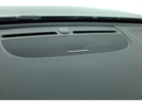 Volvo XC40 Recharge P8 AWD R-Design 408pk | Pano | Elek. Trekhaak | CarPlay | Keyless | Adapt. Cruise | H&K Audio | 360Cam | Google