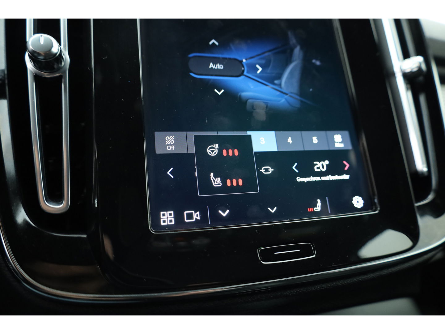 Volvo XC40 Recharge P8 AWD R-Design 408pk | Pano | Elek. Trekhaak | CarPlay | Keyless | Adapt. Cruise | H&K Audio | 360Cam | Google