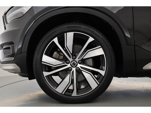 Volvo XC40 Recharge P8 AWD R-Design 408pk | Pano | Elek. Trekhaak | CarPlay | Keyless | Adapt. Cruise | H&K Audio | 360Cam | Google