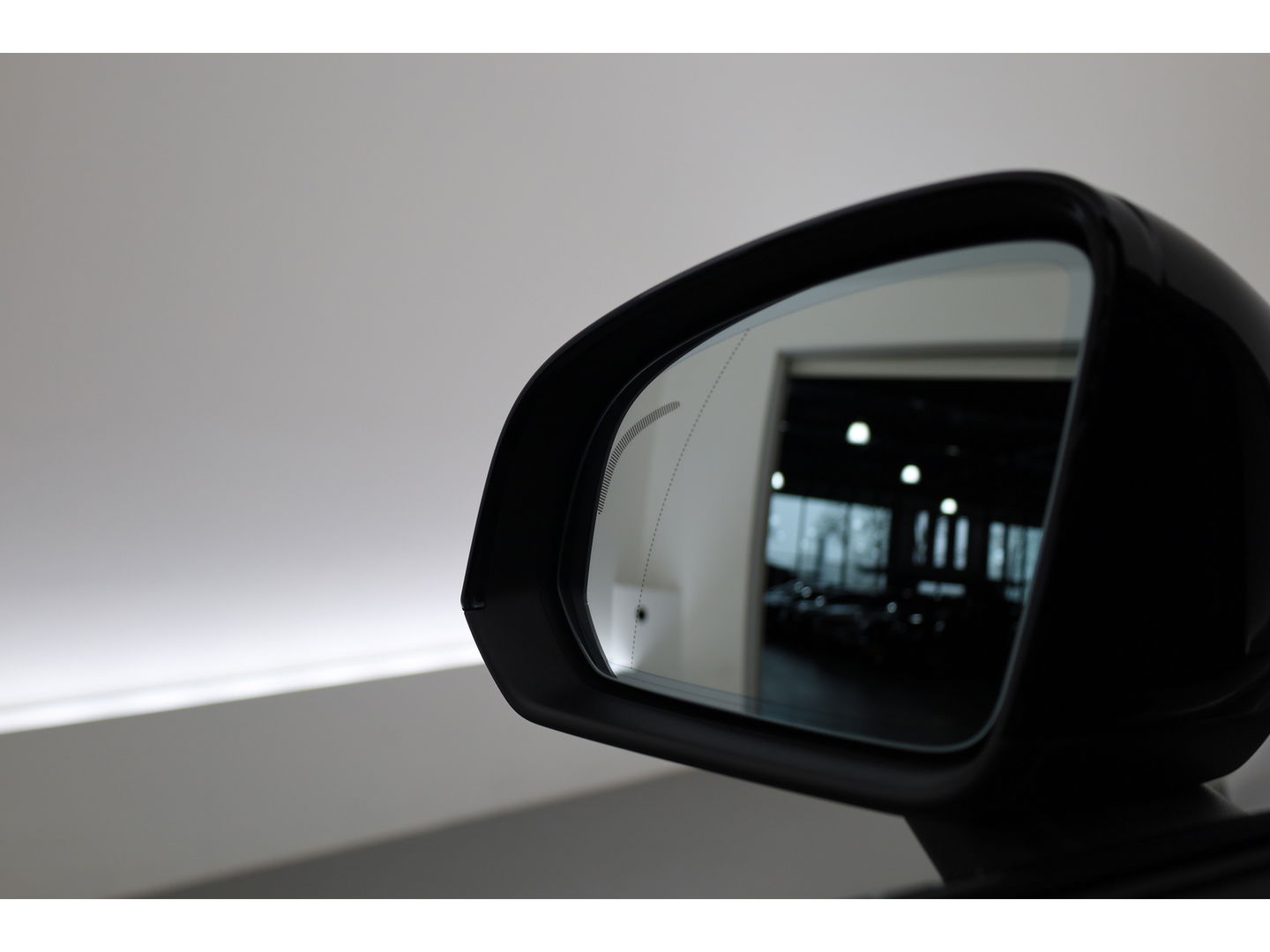 Volvo XC40 Recharge P8 AWD R-Design 408pk | Pano | Elek. Trekhaak | CarPlay | Keyless | Adapt. Cruise | H&K Audio | 360Cam | Google