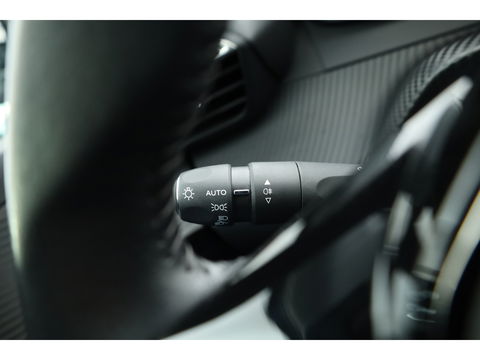 Peugeot e-208 EV Allure Pack 50 kWh | CarPlay | PDC V+A | Camera | Cruise Contr. | DAB | LED | Stoel verw. | 16'' | Navi