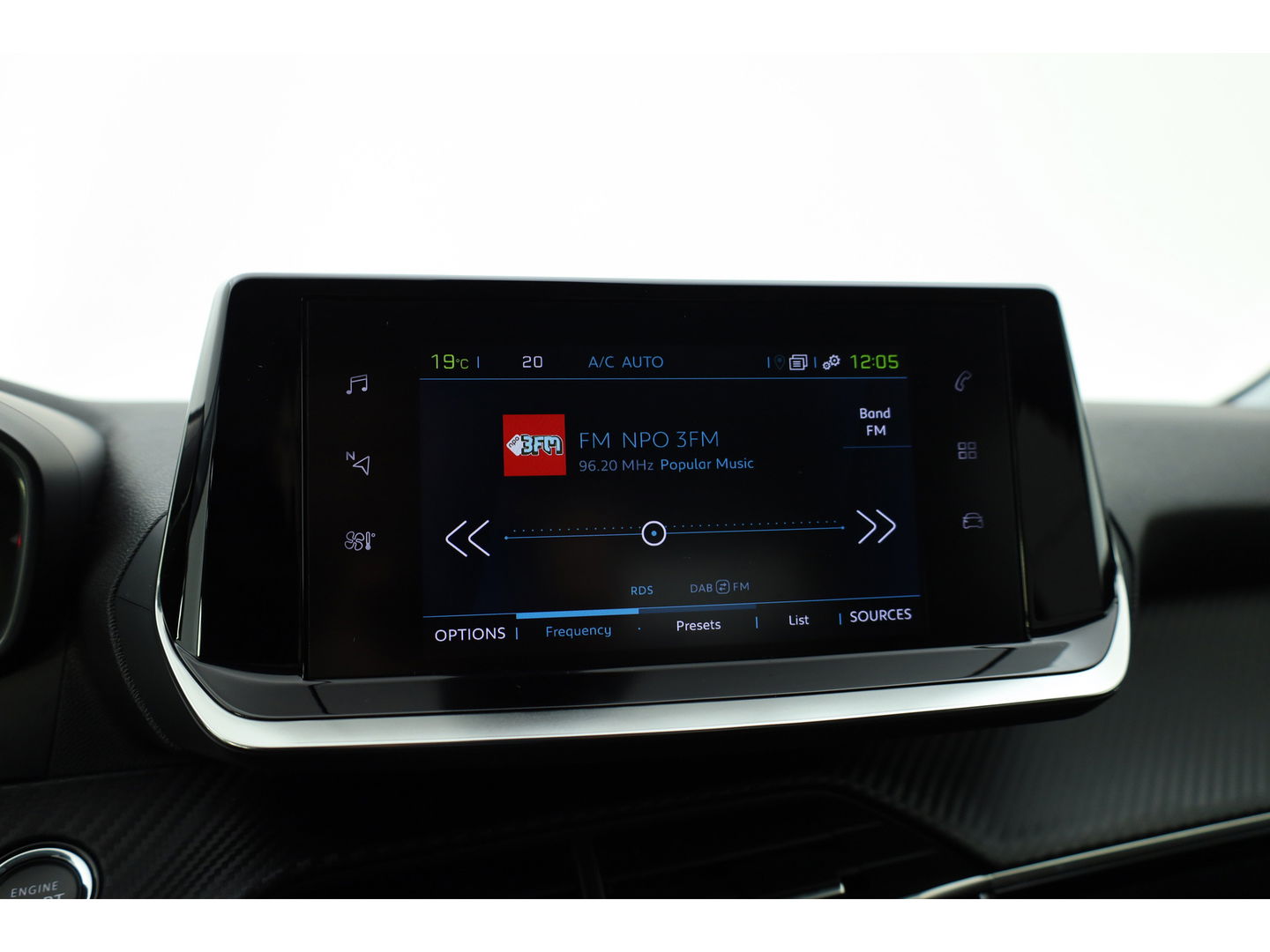 Peugeot e-208 EV Allure Pack 50 kWh | CarPlay | PDC V+A | Camera | Cruise Contr. | DAB | LED | Stoel verw. | 16'' | Navi