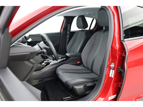 Peugeot e-208 EV Allure Pack 50 kWh | CarPlay | PDC V+A | Camera | Cruise Contr. | DAB | LED | Stoel verw. | 16'' | Navi