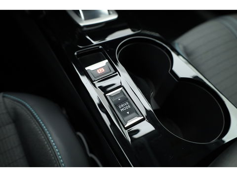 Peugeot e-208 EV Allure Pack 50 kWh | CarPlay | PDC V+A | Camera | Cruise Contr. | DAB | LED | Stoel verw. | 16'' | Navi
