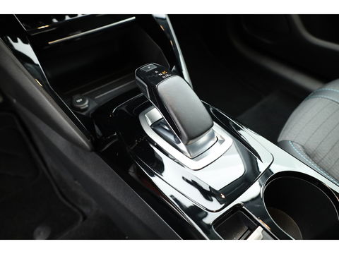 Peugeot e-208 EV Allure Pack 50 kWh | CarPlay | PDC V+A | Camera | Cruise Contr. | DAB | LED | Stoel verw. | 16'' | Navi