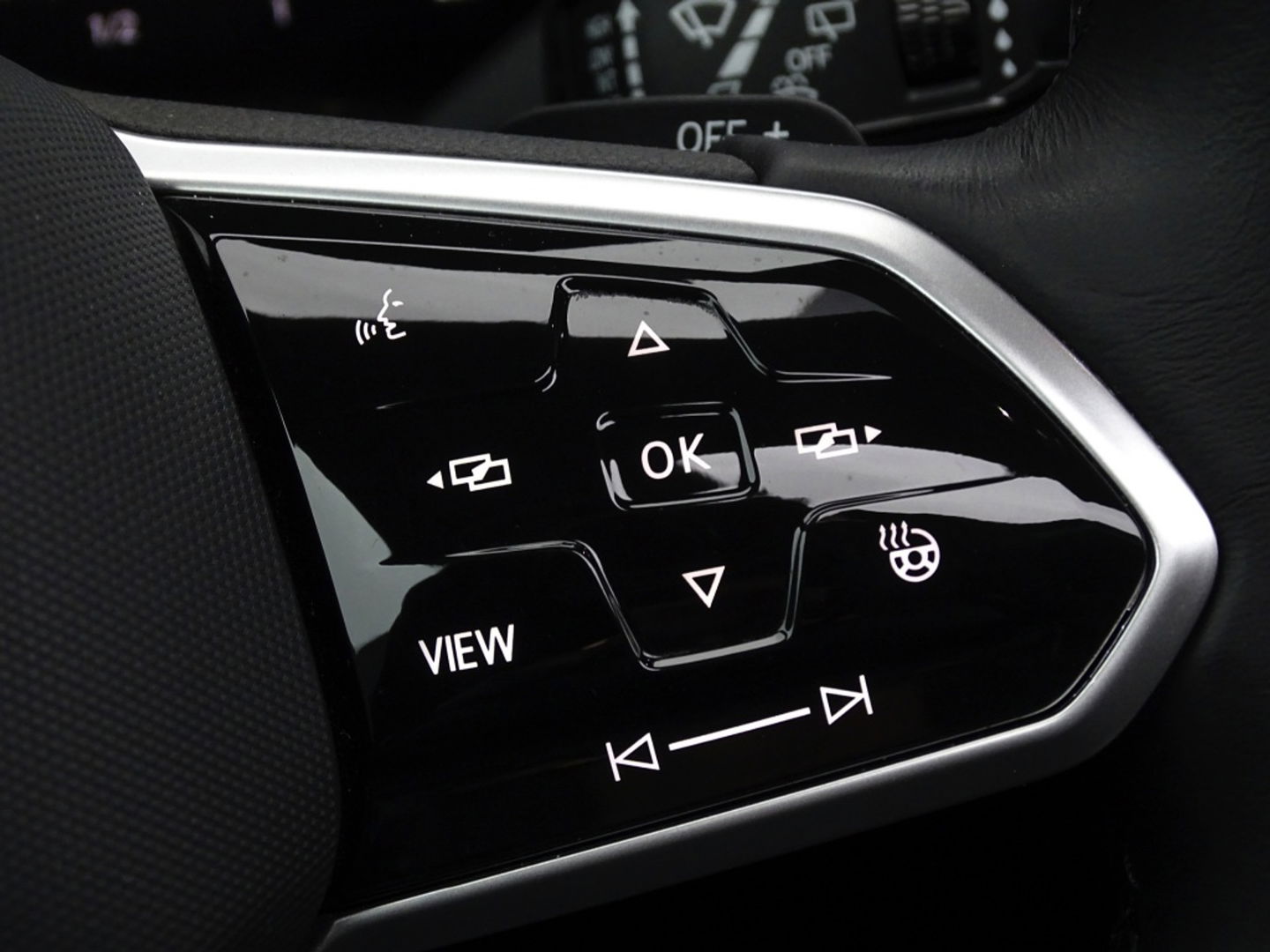 Volkswagen Touareg 3.0 TSI e-Hybrid 462PK / pano / 360° / trekhaak