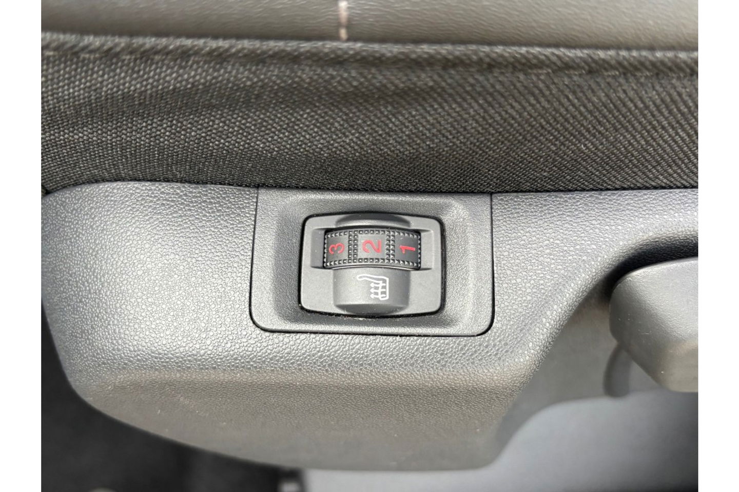 Citroën C3 Aircross 1.2 PT S&S SHINE AUTOMAAT NAVI PDC-CAMERA CRUISECONTROL.