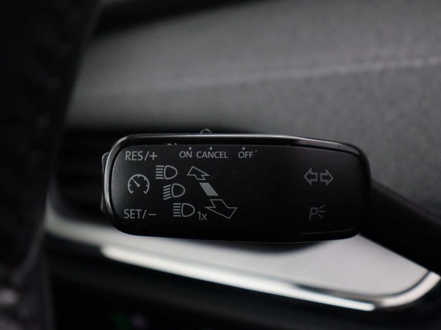 Škoda Enyaq iV 80 | Stoel & stuurverwarming | Carplay | Keyless | Navigatie | Camera | Half leder | Cruise control | Full LED | Parkeerhulp