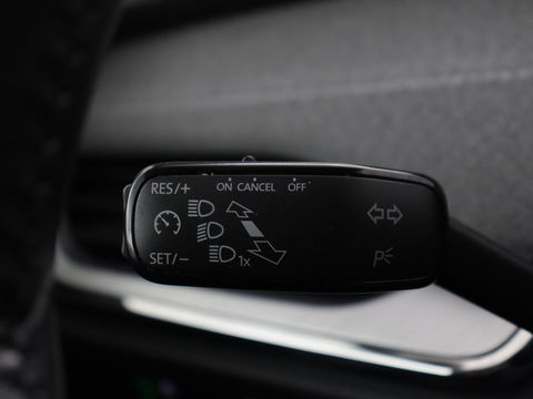 Škoda Enyaq iV 80 | Stoel & stuurverwarming | Carplay | Keyless | Navigatie | Camera | Half leder | Cruise control | Full LED | Parkeerhulp