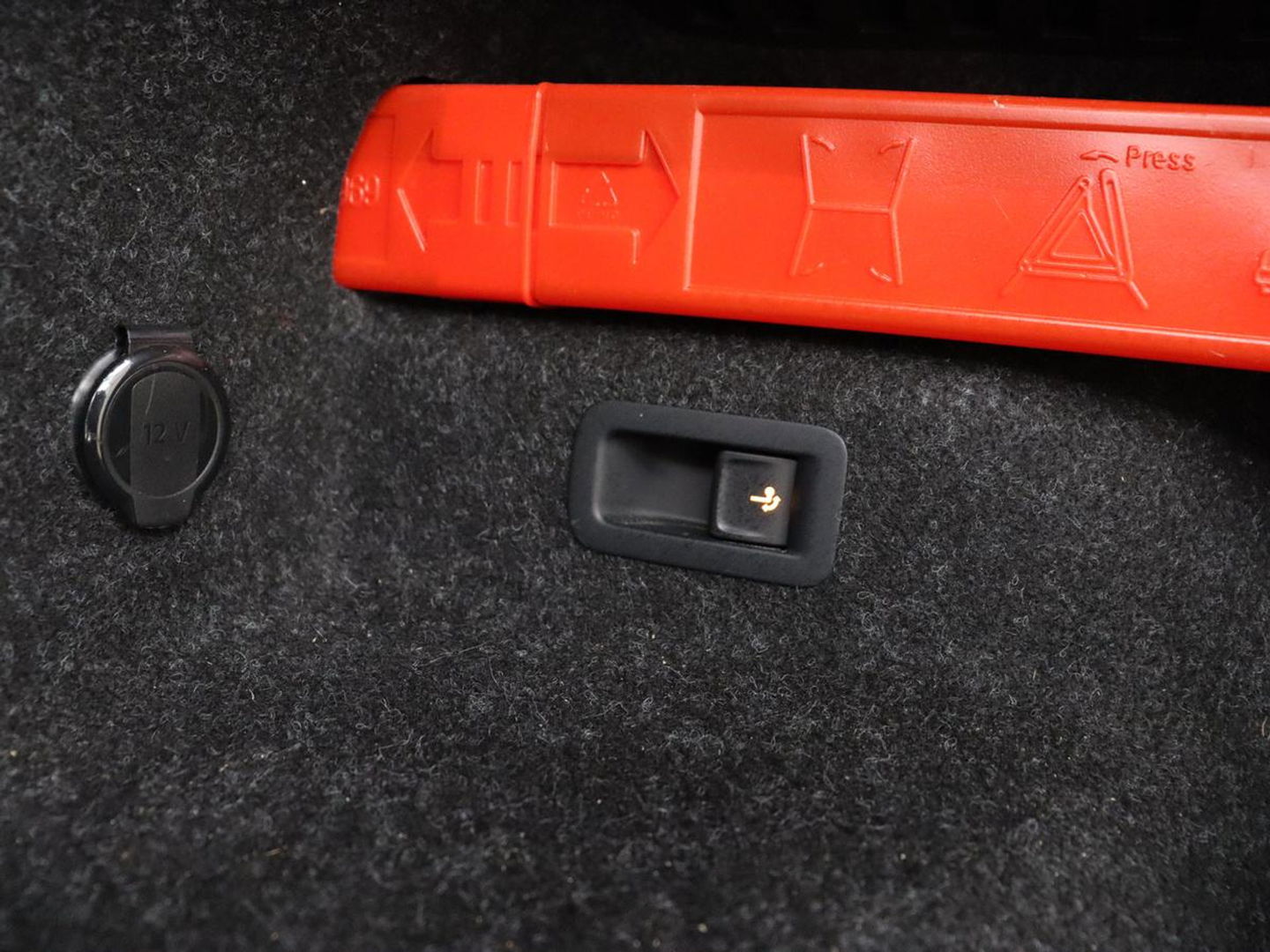 Škoda Enyaq iV 80 | Stoel & stuurverwarming | Carplay | Keyless | Navigatie | Camera | Half leder | Cruise control | Full LED | Parkeerhulp