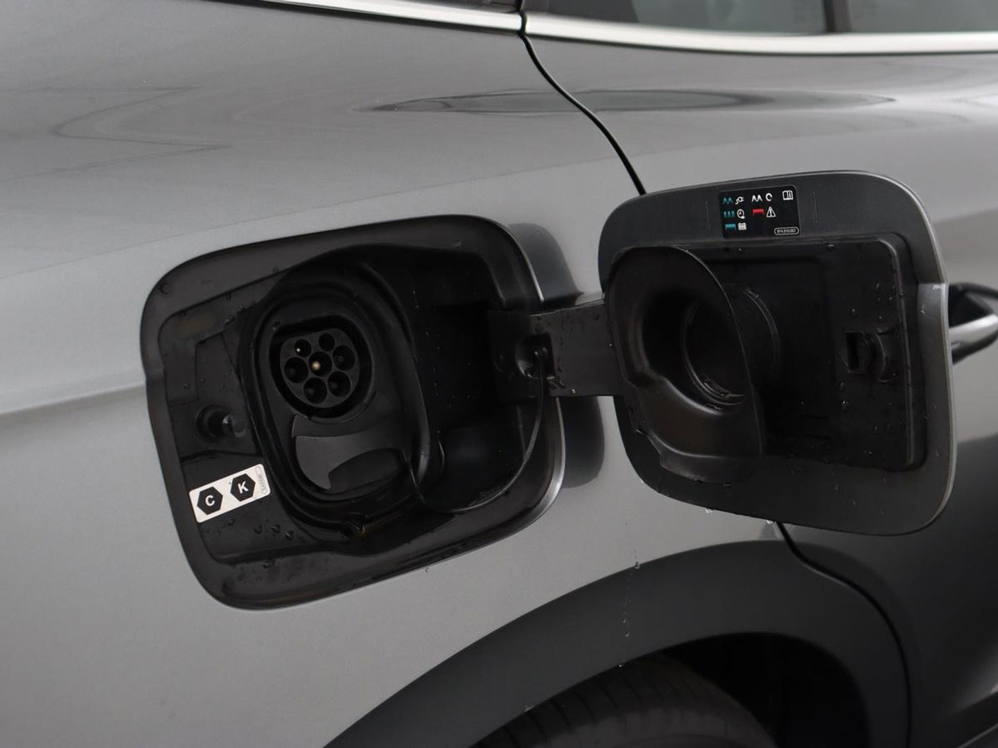 Škoda Enyaq iV 80 | Stoel & stuurverwarming | Carplay | Keyless | Navigatie | Camera | Half leder | Cruise control | Full LED | Parkeerhulp