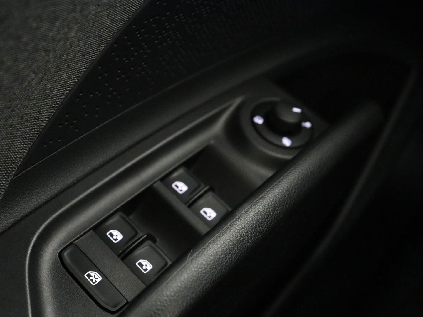 Škoda Enyaq iV 80 | Stoel & stuurverwarming | Carplay | Keyless | Navigatie | Camera | Half leder | Cruise control | Full LED | Parkeerhulp