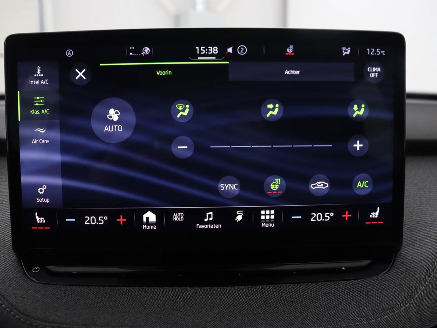 Škoda Enyaq iV 80 | Stoel & stuurverwarming | Carplay | Keyless | Navigatie | Camera | Half leder | Cruise control | Full LED | Parkeerhulp