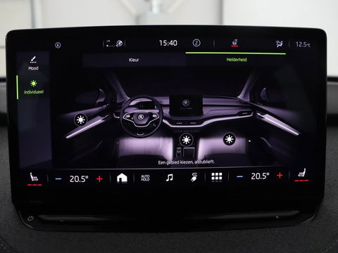 Škoda Enyaq iV 80 | Stoel & stuurverwarming | Carplay | Keyless | Navigatie | Camera | Half leder | Cruise control | Full LED | Parkeerhulp
