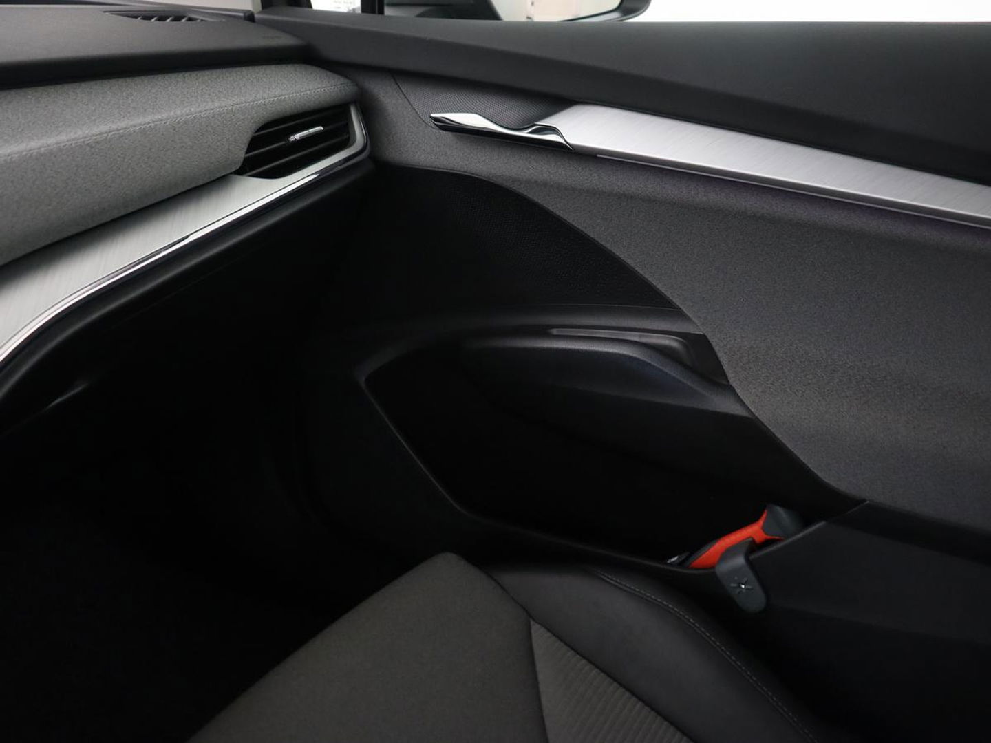 Škoda Enyaq iV 80 | Stoel & stuurverwarming | Carplay | Keyless | Navigatie | Camera | Half leder | Cruise control | Full LED | Parkeerhulp