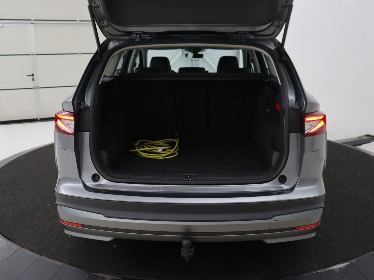 Škoda Enyaq iV 80 | Stoel & stuurverwarming | Carplay | Keyless | Navigatie | Camera | Half leder | Cruise control | Full LED | Parkeerhulp