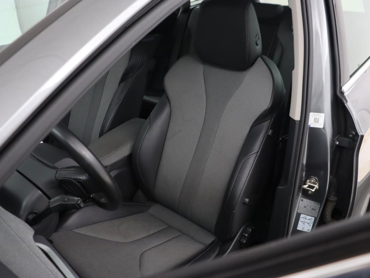 Škoda Enyaq iV 80 | Stoel & stuurverwarming | Carplay | Keyless | Navigatie | Camera | Half leder | Cruise control | Full LED | Parkeerhulp