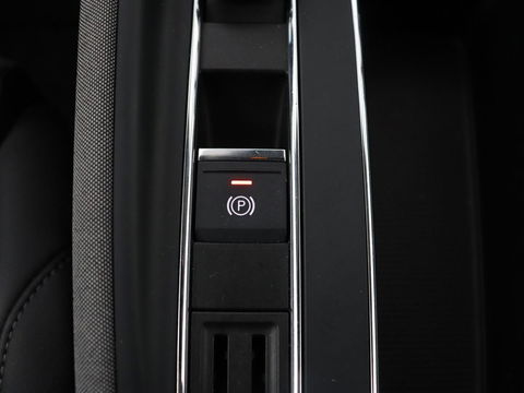 Škoda Enyaq iV 80 | Stoel & stuurverwarming | Carplay | Keyless | Navigatie | Camera | Half leder | Cruise control | Full LED | Parkeerhulp