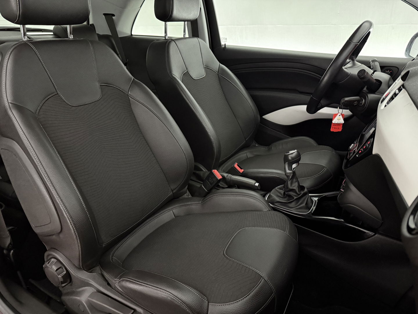 Opel ADAM 1.4 Bi-Fuel Unlimited | Carplay | Cruise | Stoel/Stuur verw. | Airco | Parkeersens.