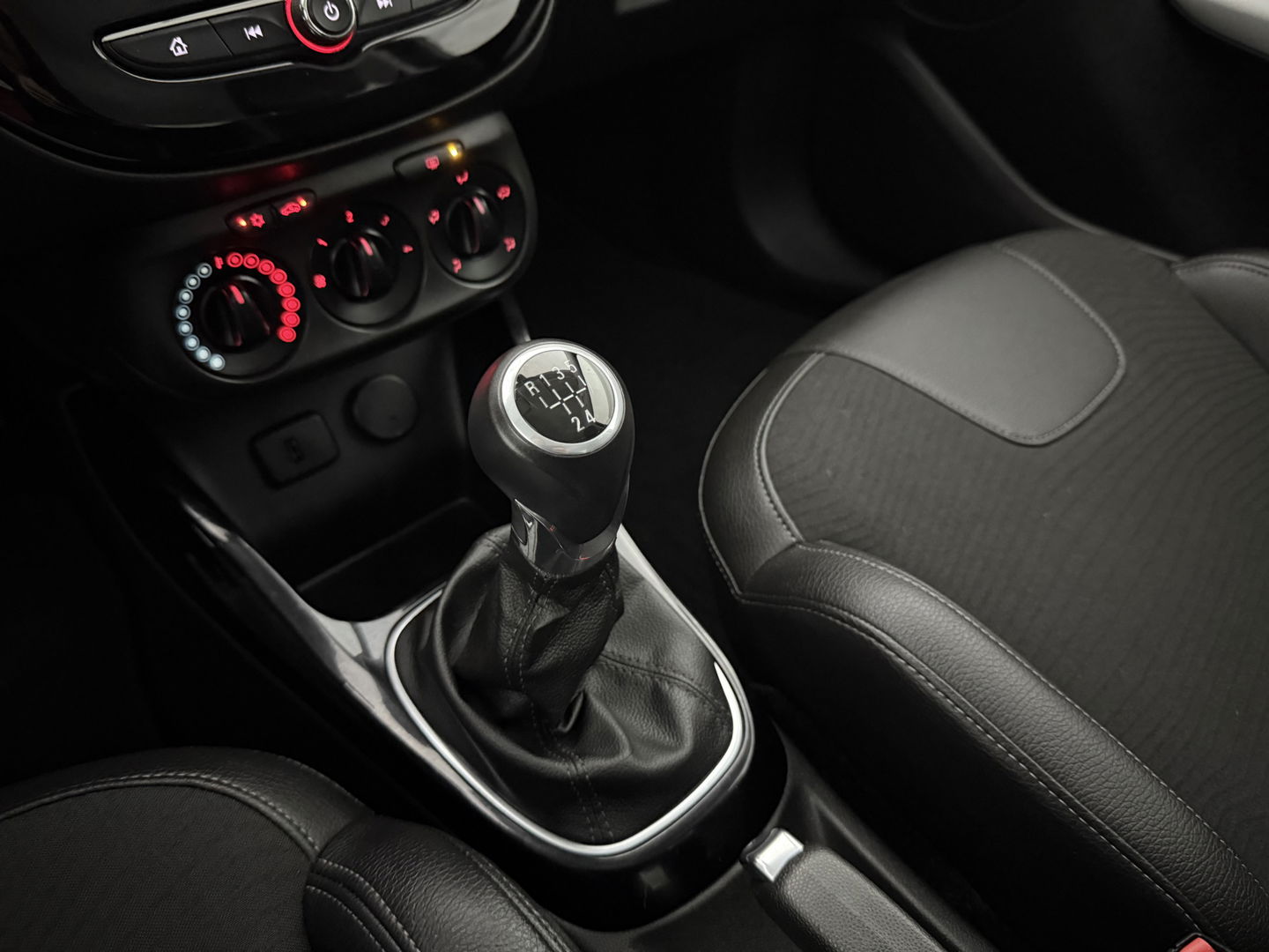 Opel ADAM 1.4 Bi-Fuel Unlimited | Carplay | Cruise | Stoel/Stuur verw. | Airco | Parkeersens.