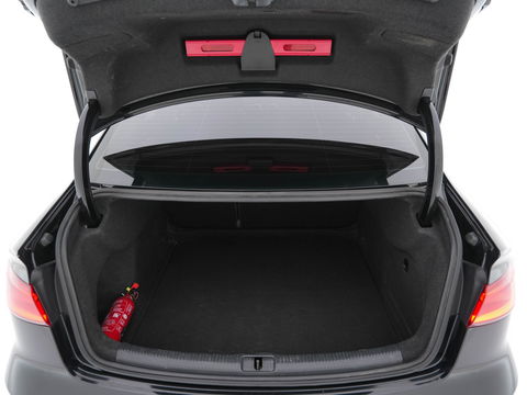 Audi A3 Limousine 1.6 TDI S-Line Ambition Sport Edition *XENON | NAVI-FULLMAP | COMFORT-SEATS | PRIVACY-GLASS | ECC | PDC | CRUISE | 18''ALU*