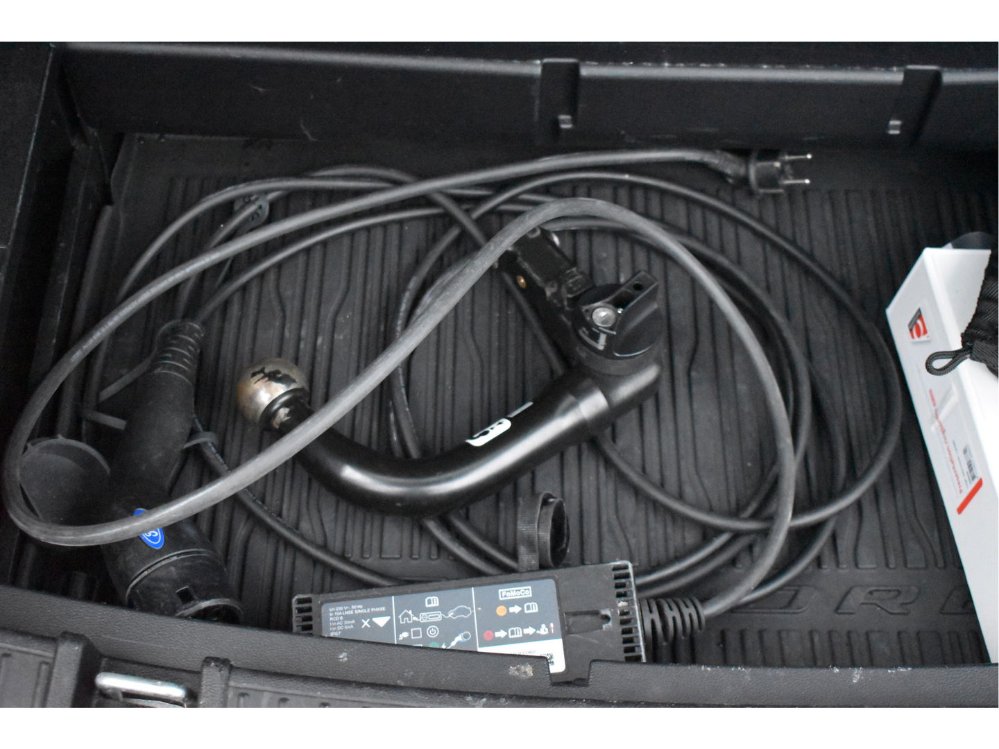 Ford Explorer 3.0 V6 EcoBoost PHEV 457 pk ST-Line 7-zits | Pano.dak | Massagestoelen | 360 gr.camera | Afn.trekhaak | Keyless | Carplay | Memorystoelen | Z+W banden