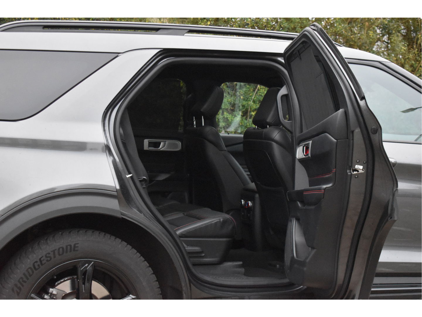 Ford Explorer 3.0 V6 EcoBoost PHEV 457 pk ST-Line 7-zits | Pano.dak | Massagestoelen | 360 gr.camera | Afn.trekhaak | Keyless | Carplay | Memorystoelen | Z+W banden