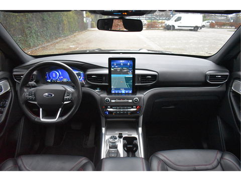 Ford Explorer 3.0 V6 EcoBoost PHEV 457 pk ST-Line 7-zits | Pano.dak | Massagestoelen | 360 gr.camera | Afn.trekhaak | Keyless | Carplay | Memorystoelen | Z+W banden