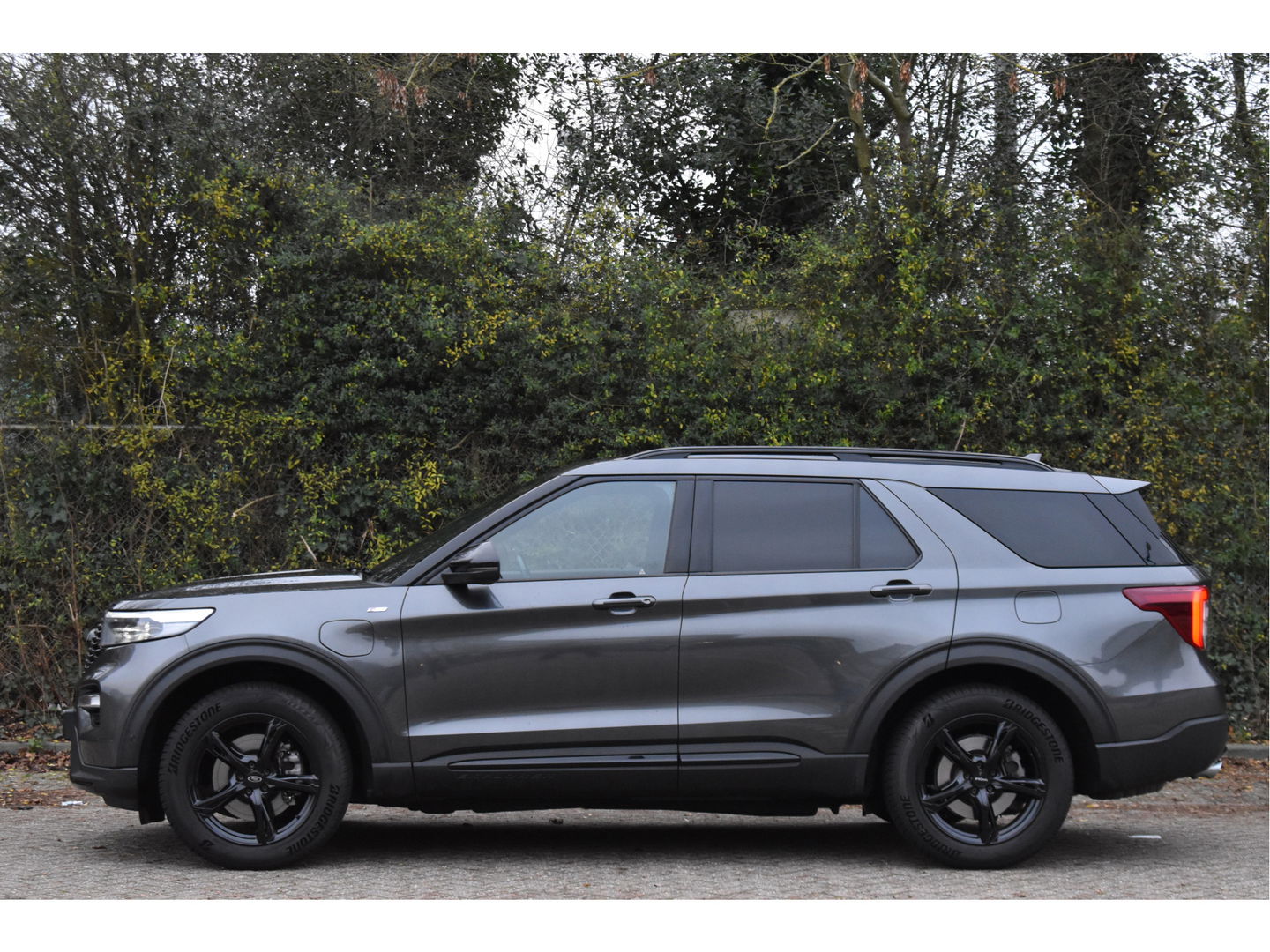 Ford Explorer 3.0 V6 EcoBoost PHEV 457 pk ST-Line 7-zits | Pano.dak | Massagestoelen | 360 gr.camera | Afn.trekhaak | Keyless | Carplay | Memorystoelen | Z+W banden
