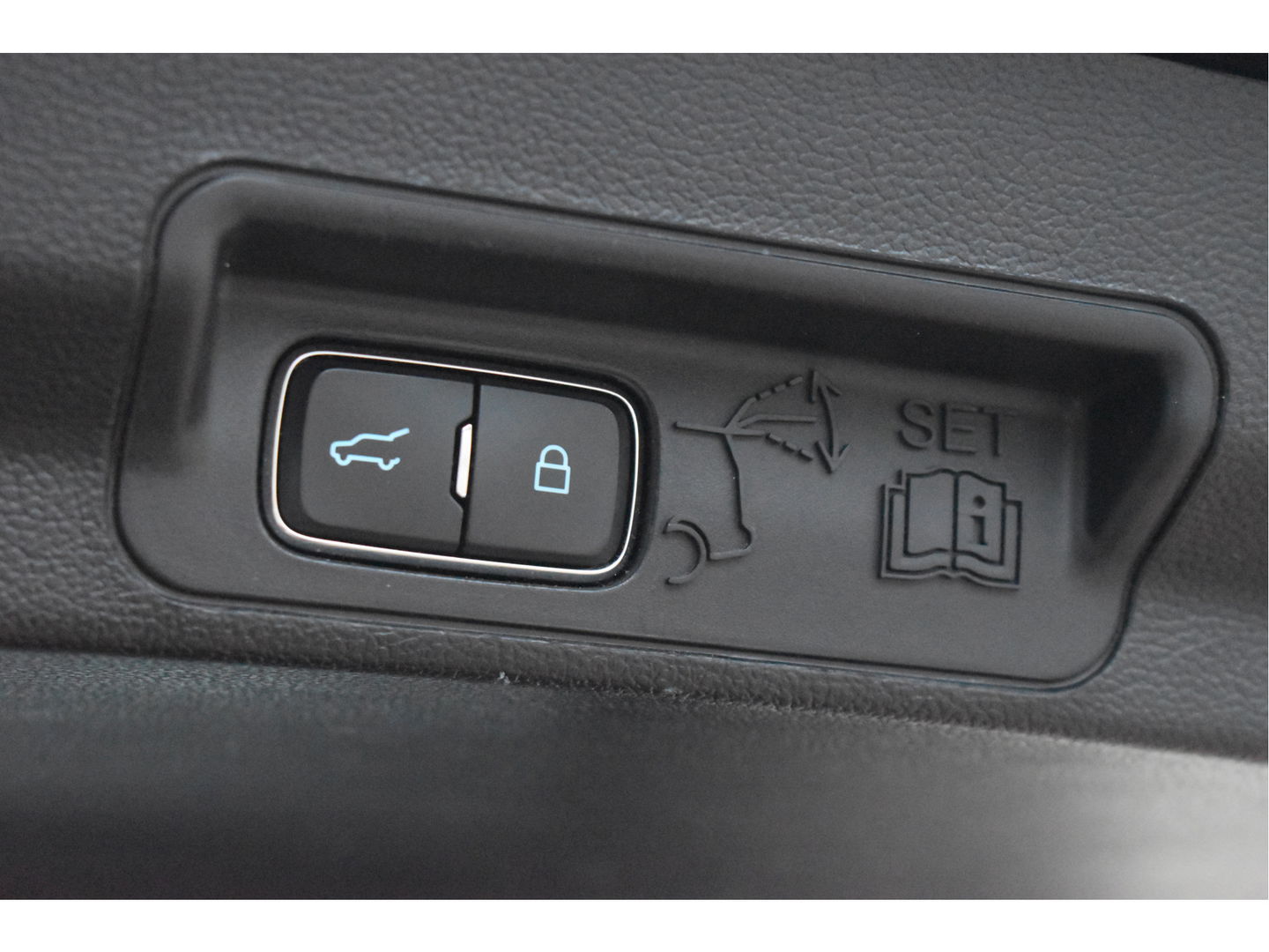 Ford Explorer 3.0 V6 EcoBoost PHEV 457 pk ST-Line 7-zits | Pano.dak | Massagestoelen | 360 gr.camera | Afn.trekhaak | Keyless | Carplay | Memorystoelen | Z+W banden