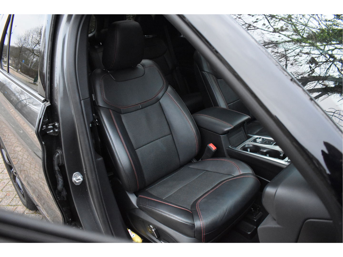 Ford Explorer 3.0 V6 EcoBoost PHEV 457 pk ST-Line 7-zits | Pano.dak | Massagestoelen | 360 gr.camera | Afn.trekhaak | Keyless | Carplay | Memorystoelen | Z+W banden